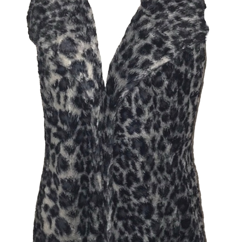 Snow Leopard Faux Fur Vest - Picture 4 of 5